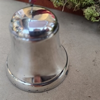 klokke-sølvfarvet-metalklokke-gammel-julestads-julepynt